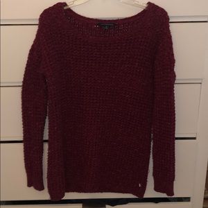 American Eagle maroon sweater